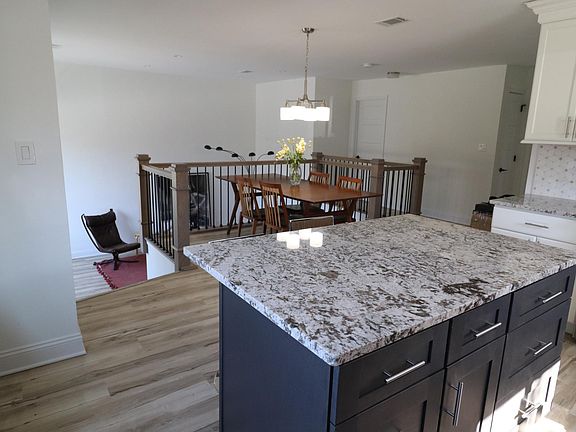 3rd image of 514 Eagle Rock Ave