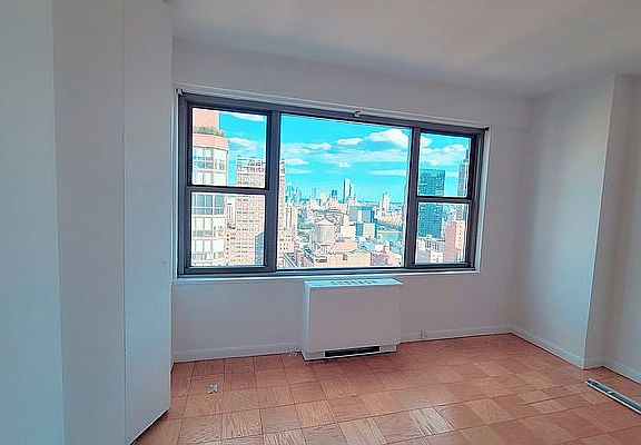 3rd image of 145 E 63rd St #30E