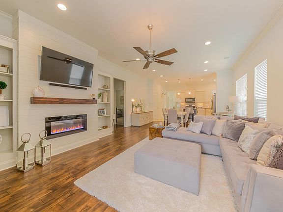 5th image of 114 Anatole Dr