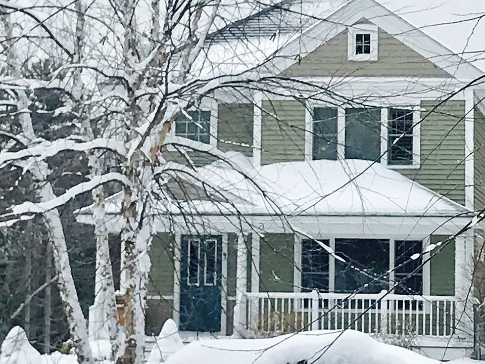 2nd image of 4 Rocky Ridge Cir