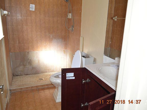 5th image of 103 Sandalwood Dr