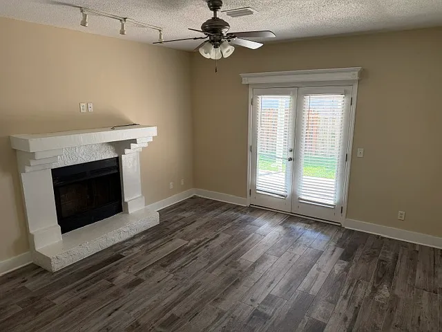 3 bed, 1346 sqft, $2,800 — Photo 3