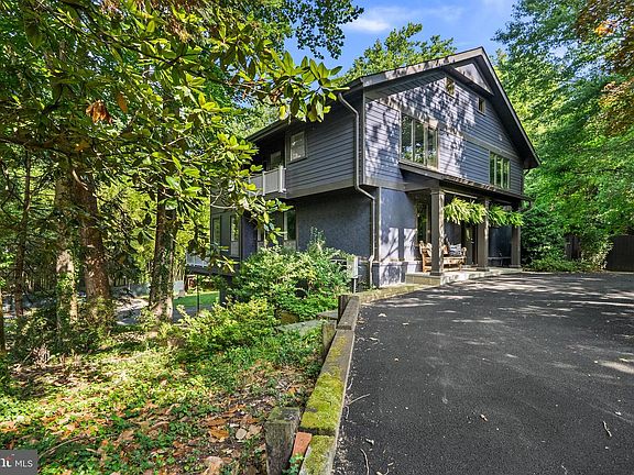 2nd image of 8025 Riverside Dr