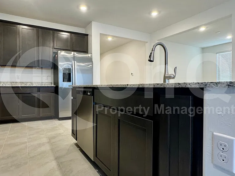 7448 S Camino Cardal — Photo 4