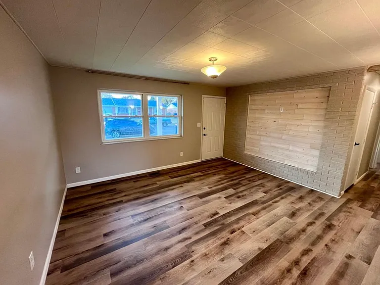 907 Falmouth Ave — Photo 11