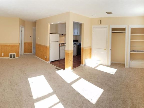 2nd image of 2 Kastor Ave