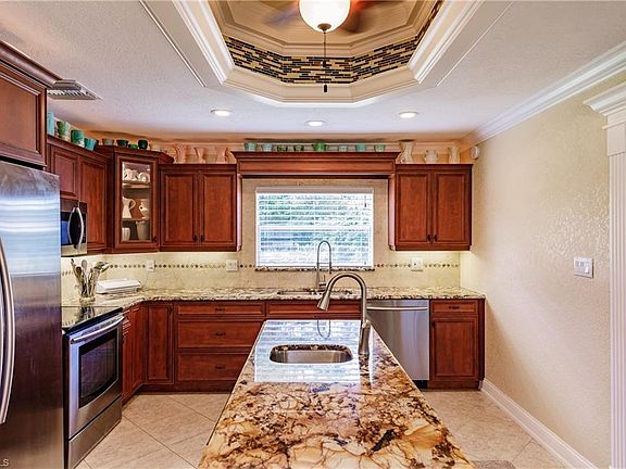 4th image of 1641 Vivian Ln