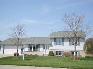 4409 Fieldcrest Dr, Janesville, WI 53546