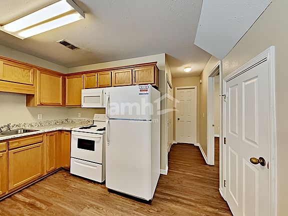 3rd image of 1137 Benton Mason Dr