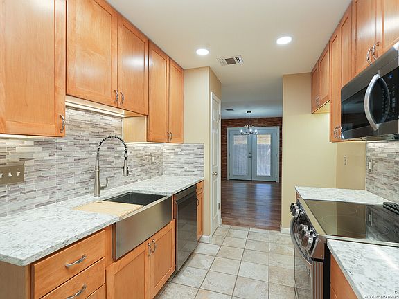 2nd image of 13810 LAUREL HOLLOW DR