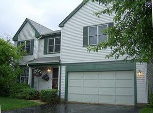 922 Holly Cir, Lake Zurich, IL 60047