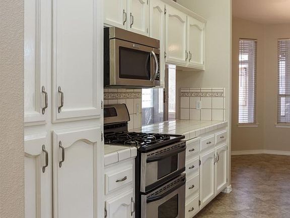 5th image of 1047 W Orchard Ct