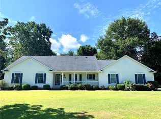 10633 S Edgewood Dr, Lake City, PA