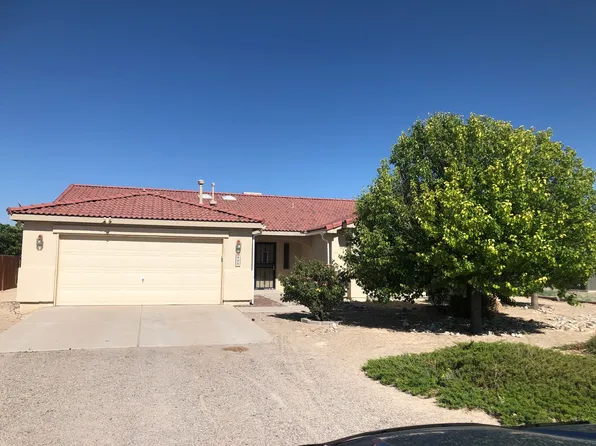 808 7th St NE, Rio Rancho, NM 87124