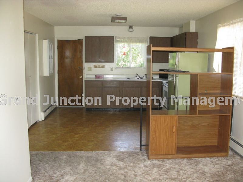 2nd image of 1551 Texas Ave
