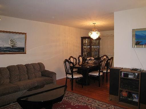 3rd image of 9412 N Ozark Ave