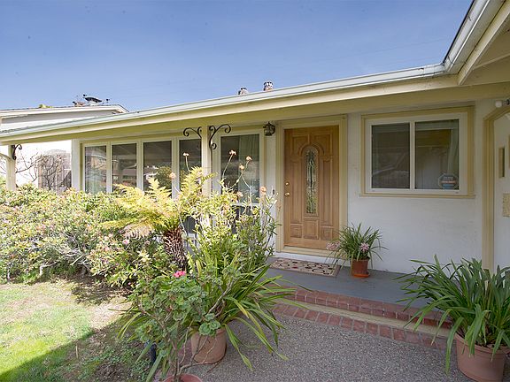 2nd image of 1108 Helen Dr