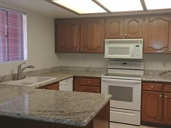 3rd image of 12212 N Paradise Village Pkwy S APT 139