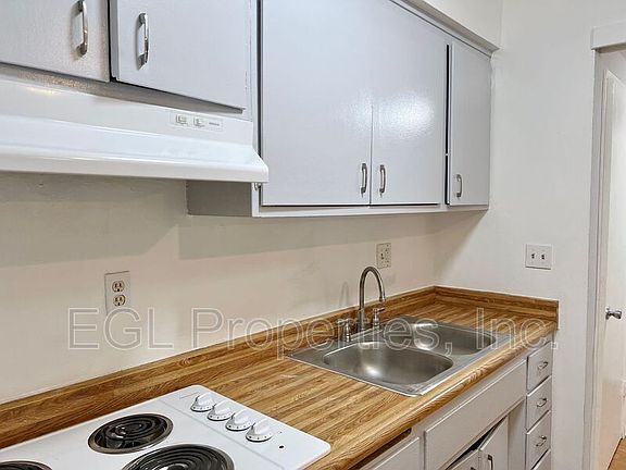 4th image of 7225 Hollywood Blvd #E225