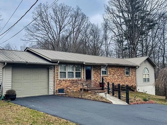 3rd image of 357 Pine Creek Rd