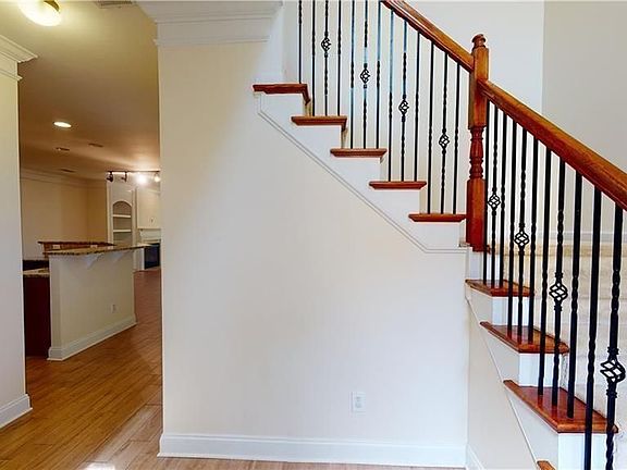3rd image of 11147 Blackbird Ln