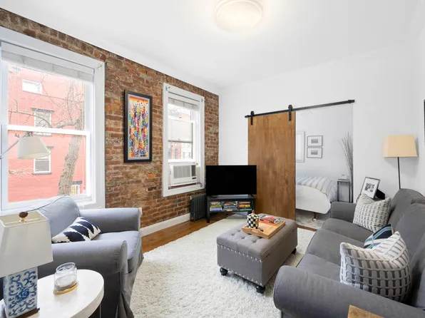 92 Perry Street image 1 of 5