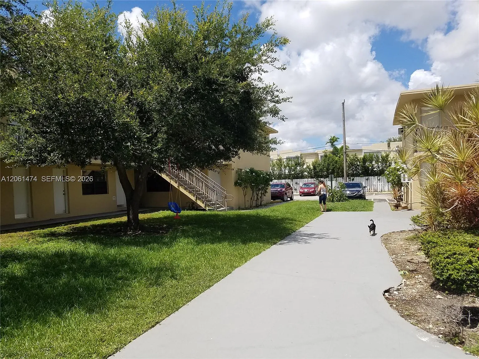 Ludlam Gardens Condo — Photo 4