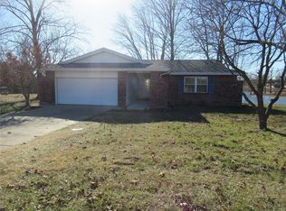 200 Crescent Lake Rd, Saint Clair, MO 63077