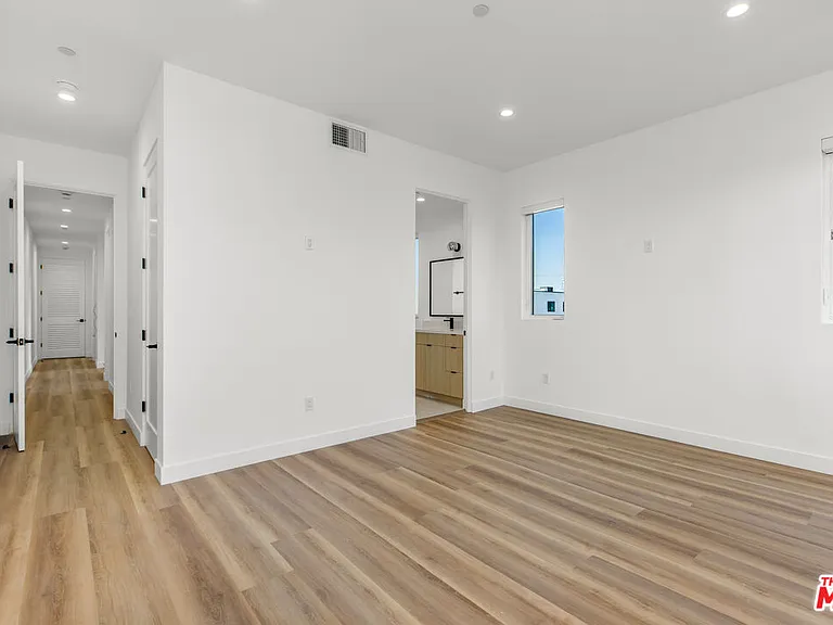 5223 W 20th St — Photo 8