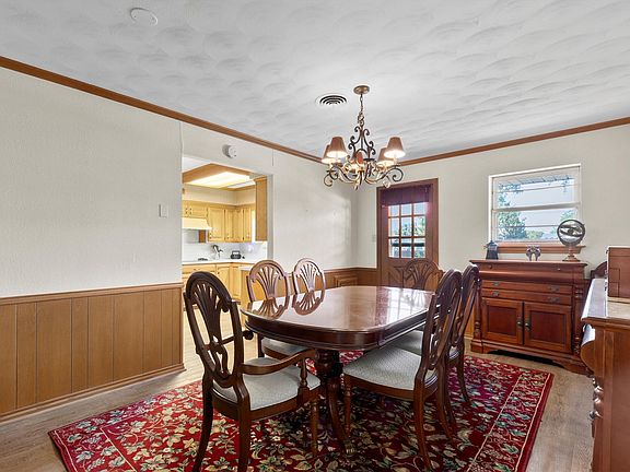 5th image of 1013 Bandera Ln