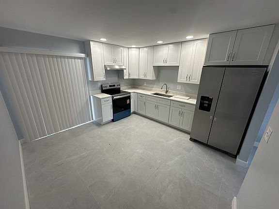 Kitchen completely renovated, brand new appliances