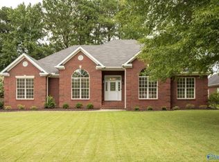 1114 Ridgecrest Ln NE, Hartselle, AL 35640