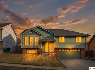 8403 Weber St, Omaha, NE 68122