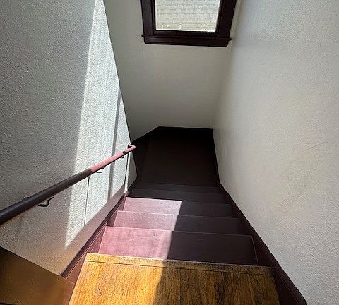 3rd image of 326-330 E Acacia St #78188071