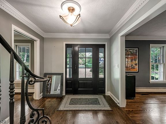 3rd image of 286 Gregory Rd