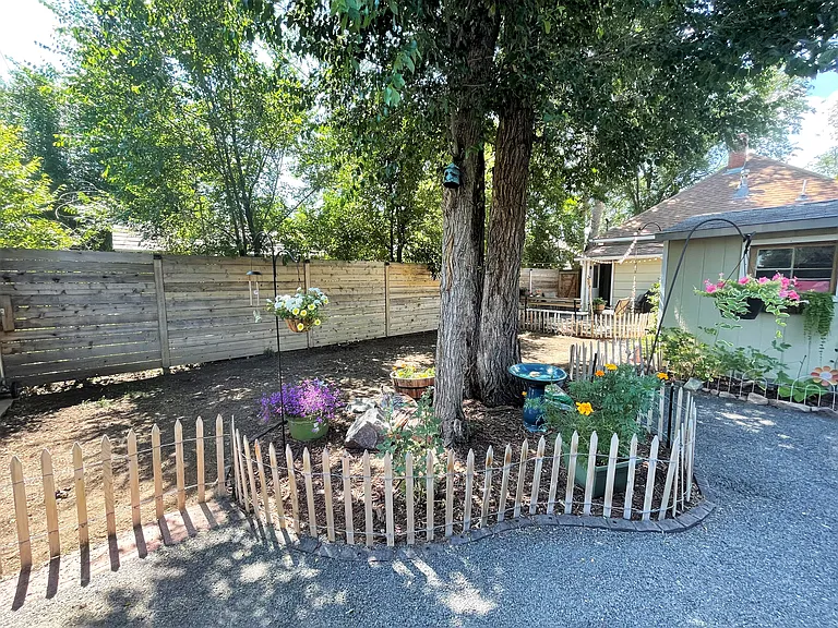 2018 W Pikes Peak Ave — Photo 28
