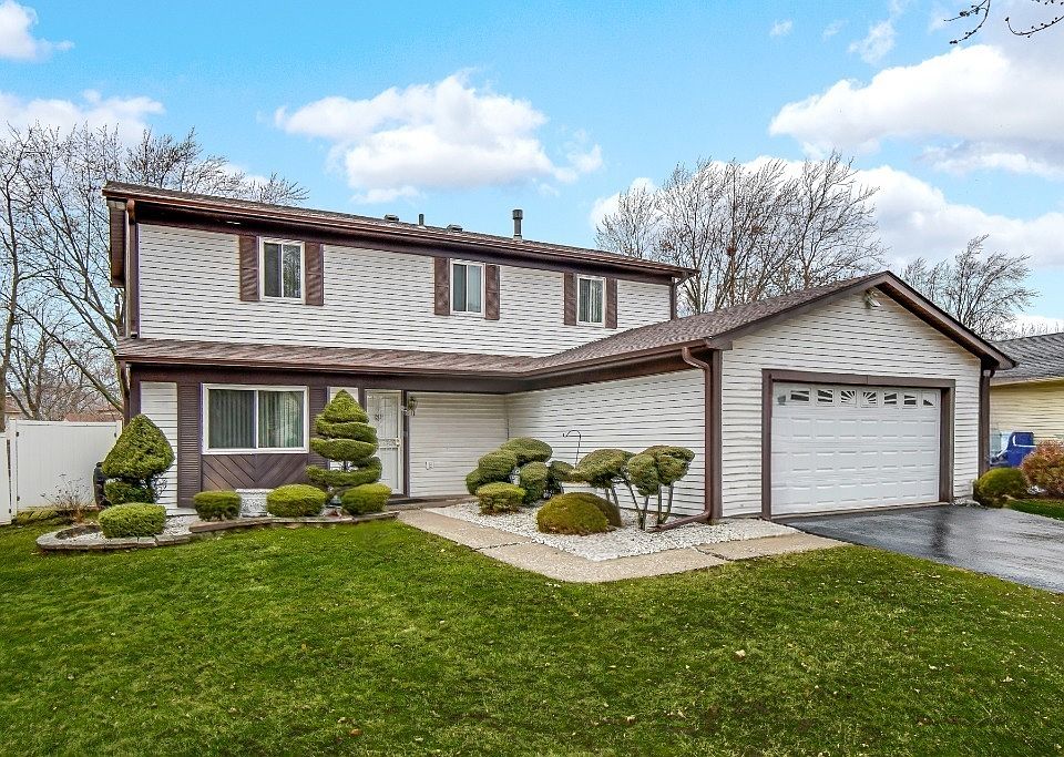 1st image of 40 Huntingwood Rd