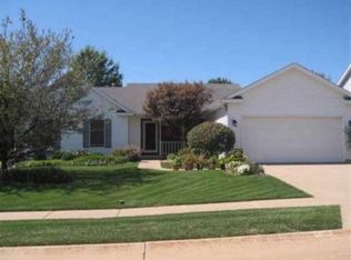 4574 34th Street Ct, Bettendorf, IA 52722