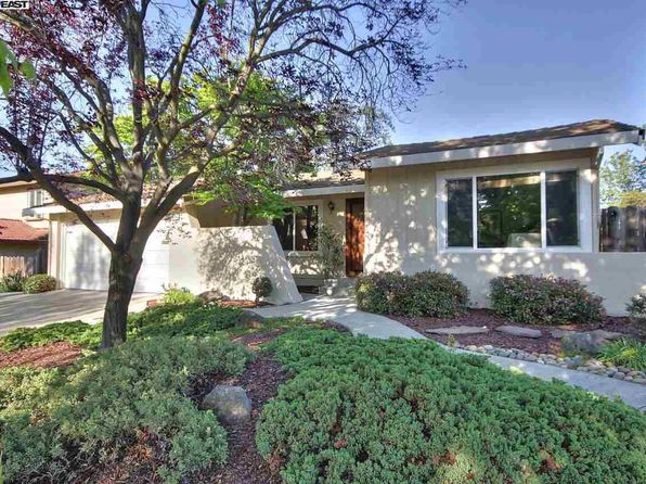 43064 Via Moraga