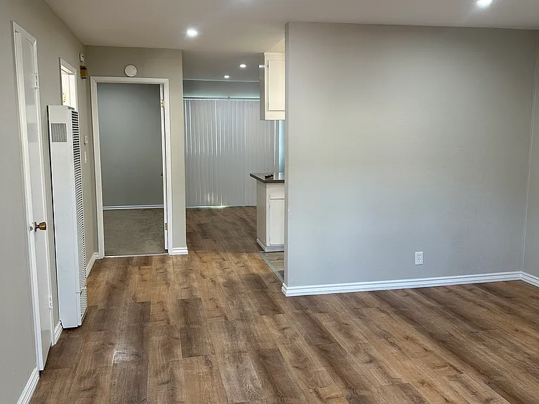 MADISON APARTMENT — Photo 18