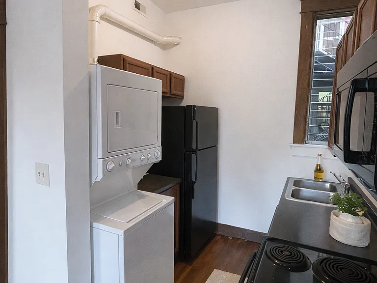 209 W 5th Ave #203 — Photo 8