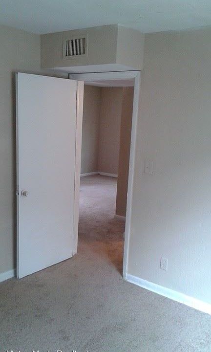 2nd image of 1437 W 26th St APT 1