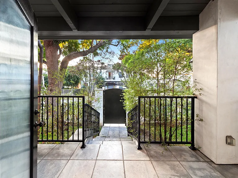 1118 N Poinsettia Dr #1/2 — Photo 15