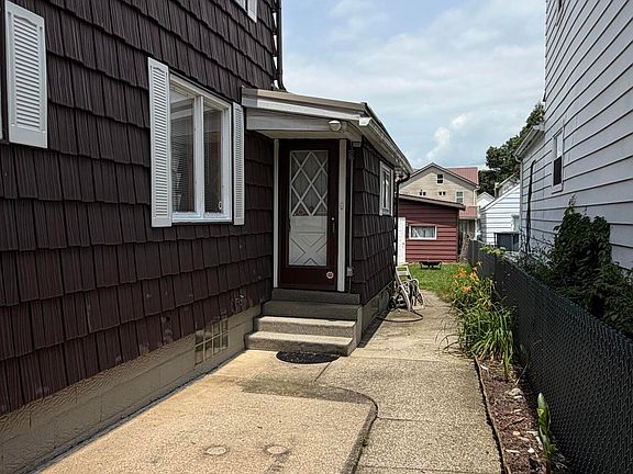 3rd image of 918 Sonman Ave