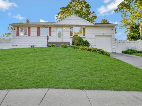 11 Orleans, Commack, NY 11725