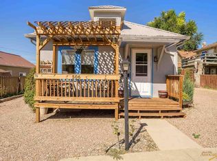 506 Albany Ave, Hot Springs, SD 57747