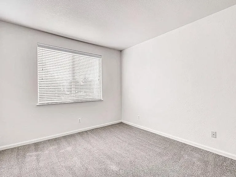 Allure Apartments — Photo 10