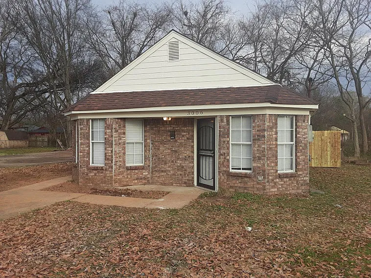 3006 Calvert Ave — Photo 1