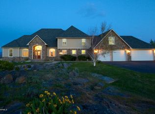 520 Basalt Springs Way, Naches, WA 98937