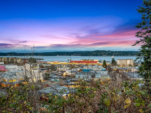 951 Dogwood St, Campbell River, BC V9W 2Z2